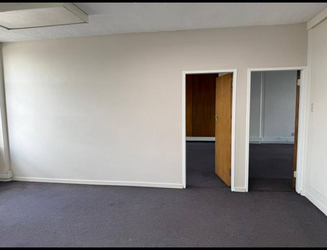 1,080M² OFFICE TO LET IN ALRODE
